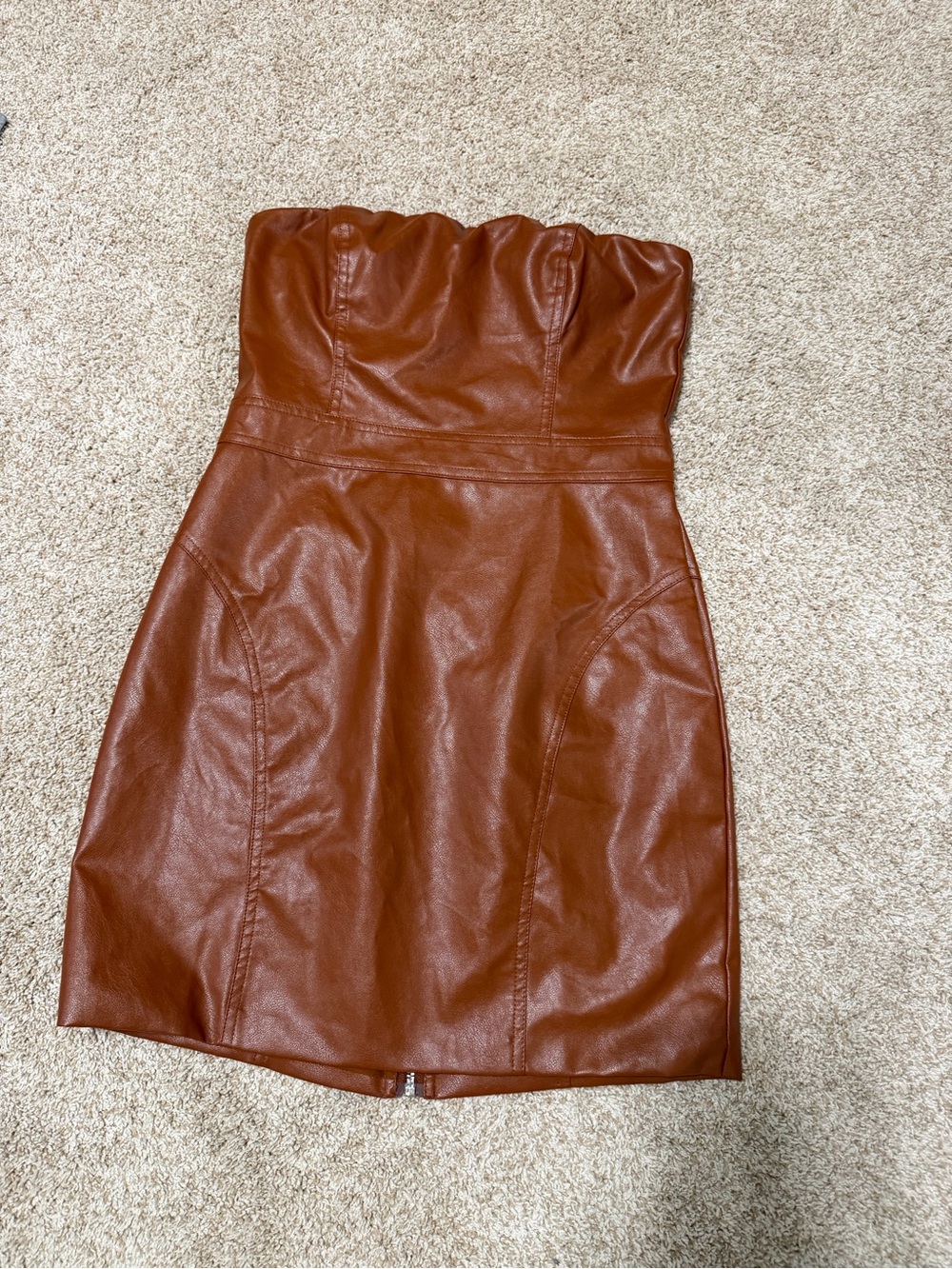 🔥  Anthropologie A Peach Strapless Faux Leather Mini Dress in Chestnut. Cute 🥰